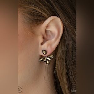 Paparazzi ♥ A Force To BEAM Reckoned With - Brass ♥ Post Earrings - NWT ☀️🥳